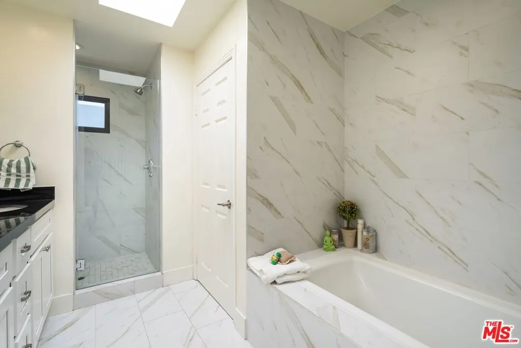 1427 18th Street 3, Santa Monica, California 90404 home-pic-20